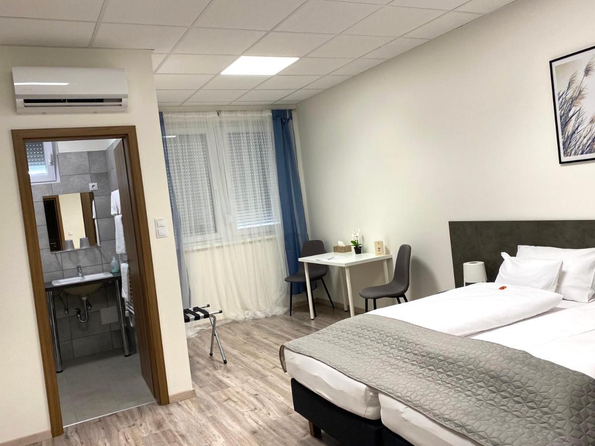 Bed and Breakfast Vecsesi Rendezvenykoezpont Es Panzio Zewnętrze zdjęcie
