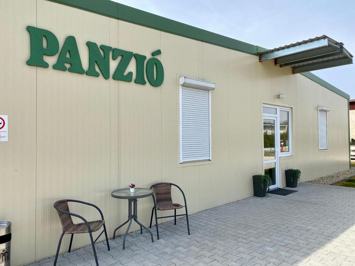 Bed and Breakfast Vecsesi Rendezvenykoezpont Es Panzio Zewnętrze zdjęcie