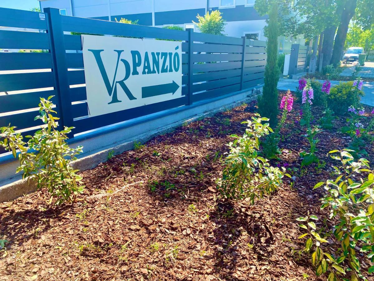 Bed and Breakfast Vecsesi Rendezvenykoezpont Es Panzio Zewnętrze zdjęcie