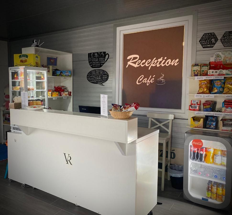 Bed and Breakfast Vecsesi Rendezvenykoezpont Es Panzio Zewnętrze zdjęcie