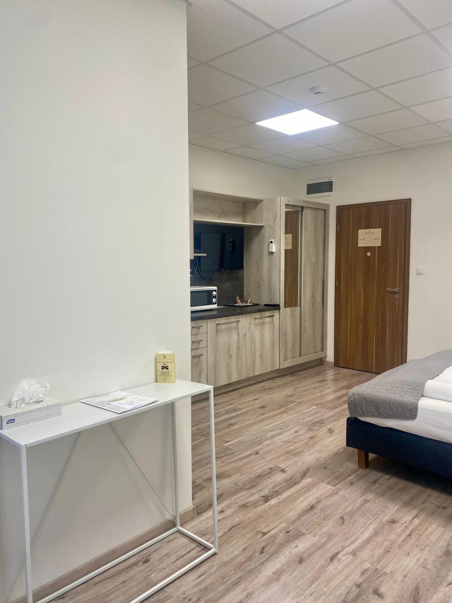 Bed and Breakfast Vecsesi Rendezvenykoezpont Es Panzio Zewnętrze zdjęcie