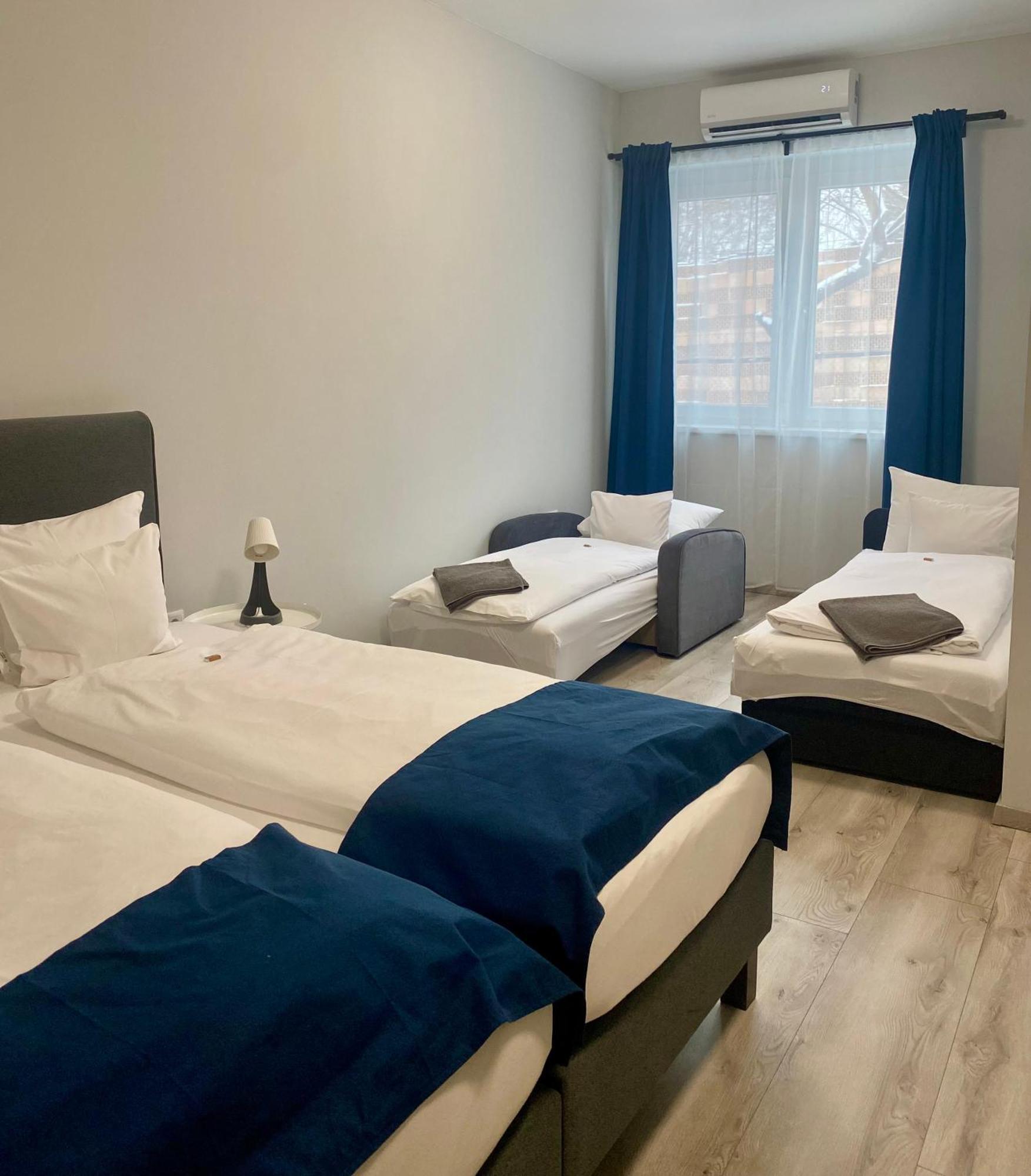 Bed and Breakfast Vecsesi Rendezvenykoezpont Es Panzio Zewnętrze zdjęcie
