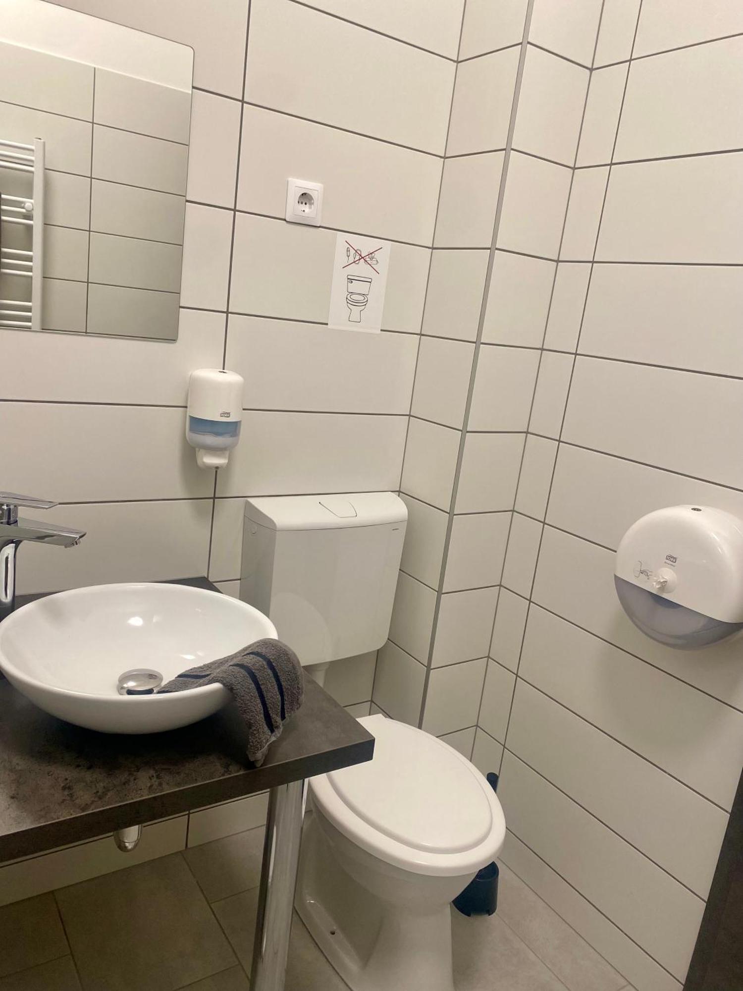 Bed and Breakfast Vecsesi Rendezvenykoezpont Es Panzio Zewnętrze zdjęcie